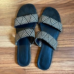 Universal threads sandals